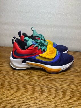 Nike Zoom Freak 3 AntetokounBros Giannis Greek Multicolor DA0694-601 Men's Sz 10